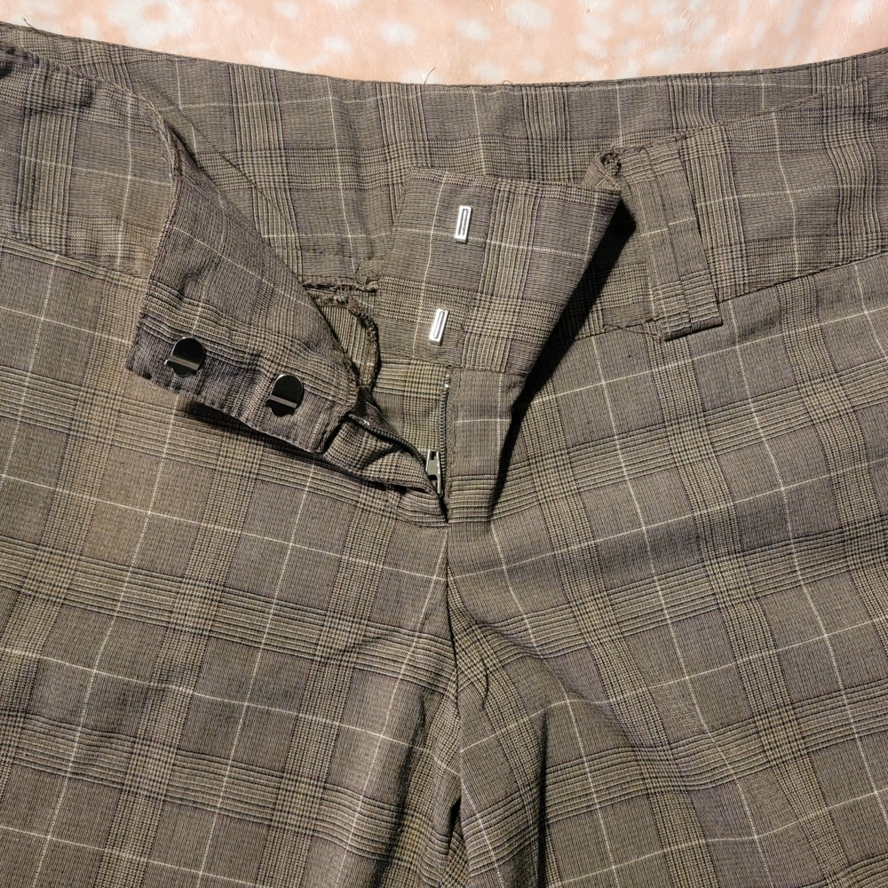 No Boundaries Plaid Women's Dress Pants - Brown